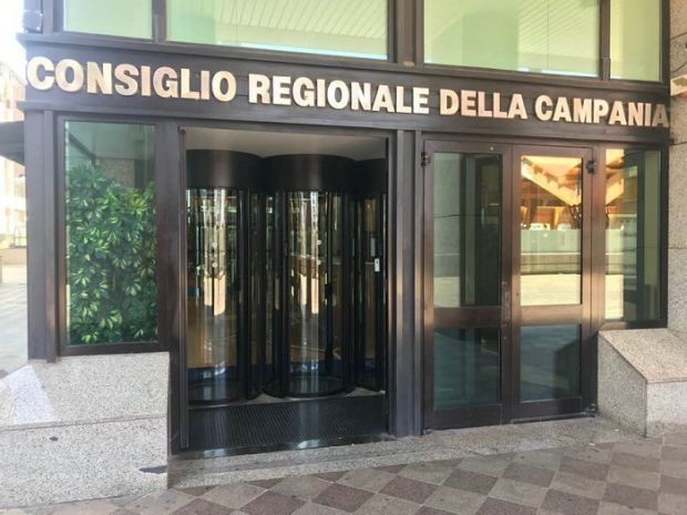 foto ingresso consiglio regionale campania