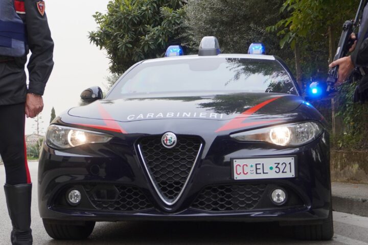 MACCHINA CARABINIERI