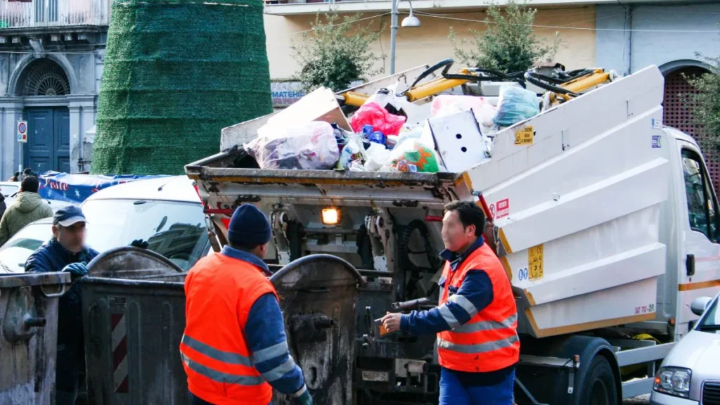 rifiuti asia camion napoli 1200x675